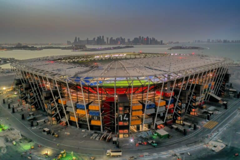 Stadion z přepravních kontejnerů v Dauhá